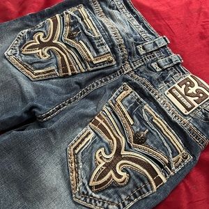 I’m selling almost brand new rock revival pants, size 32-32. BOOTCUT lmk🤙🏽